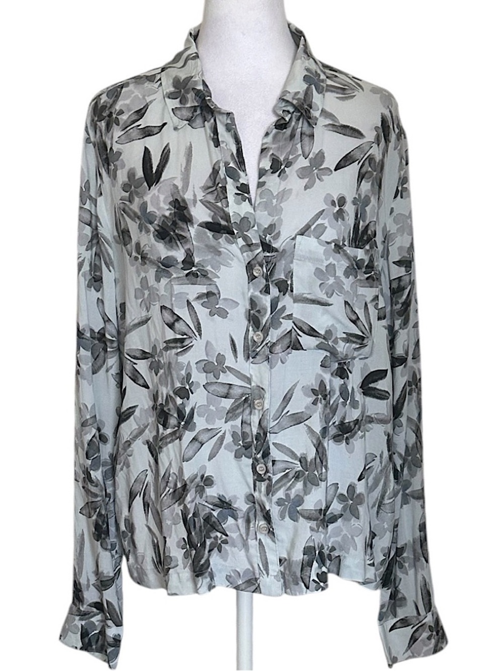 Anthropologie Cloth & Stone Women’s One-Pocket Button-Down Shirt Floral Size L